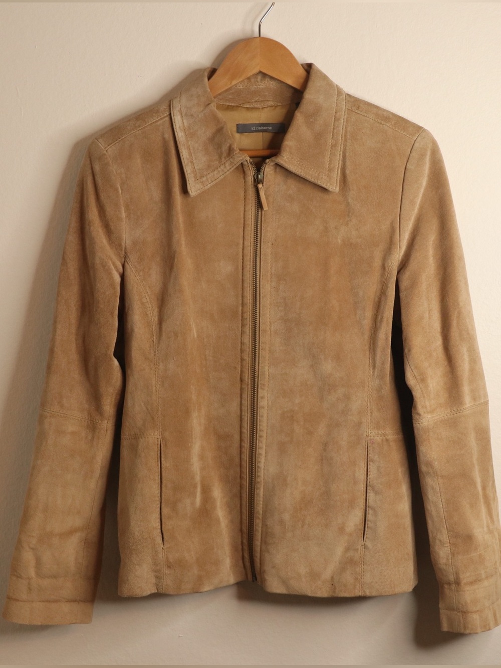 Liz Claiborne genuine pig suede jacket in a classic camel/tan color, size Large.